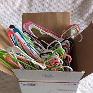 Multi-Color Plastic Hangers Set